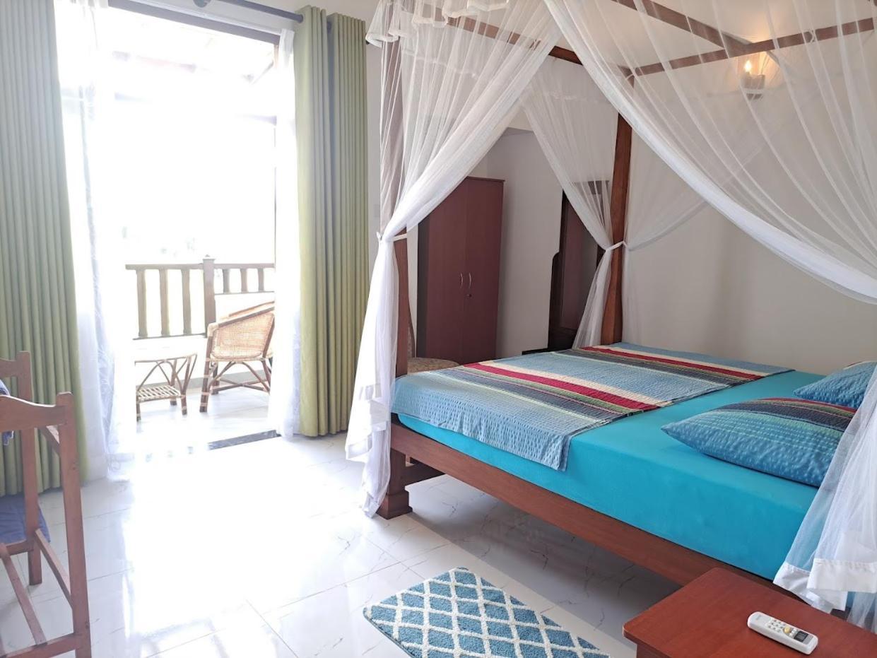Villa 76 Уелигама Екстериор снимка