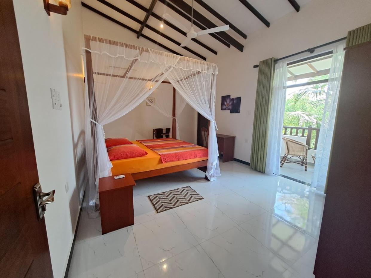 Villa 76 Уелигама Екстериор снимка